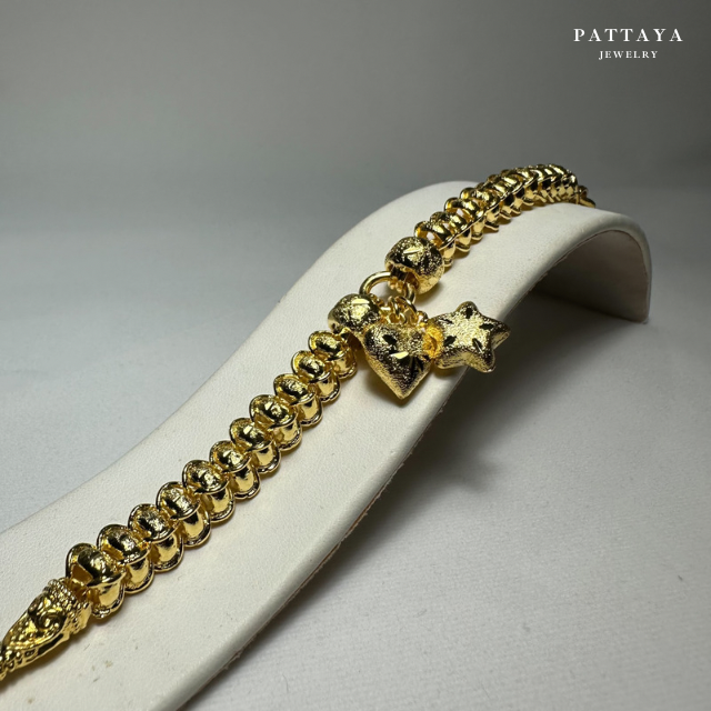 สร้อยข้อมือ ห้อยจี้ดาวหัวใจ